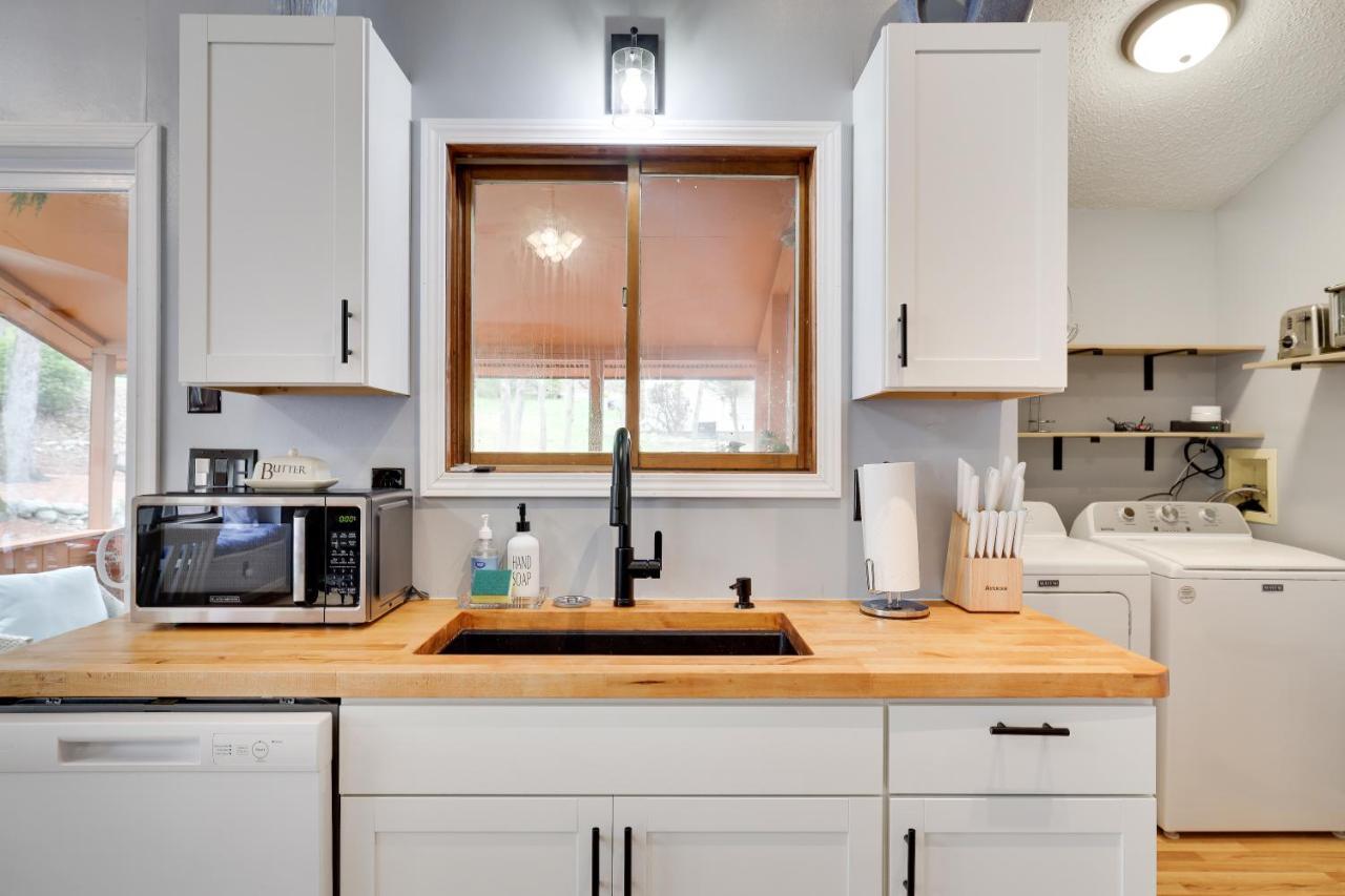 Premier Cozy Cabin - Free Amenities & Comm Indoor Pools Bushkill Eksteriør bilde