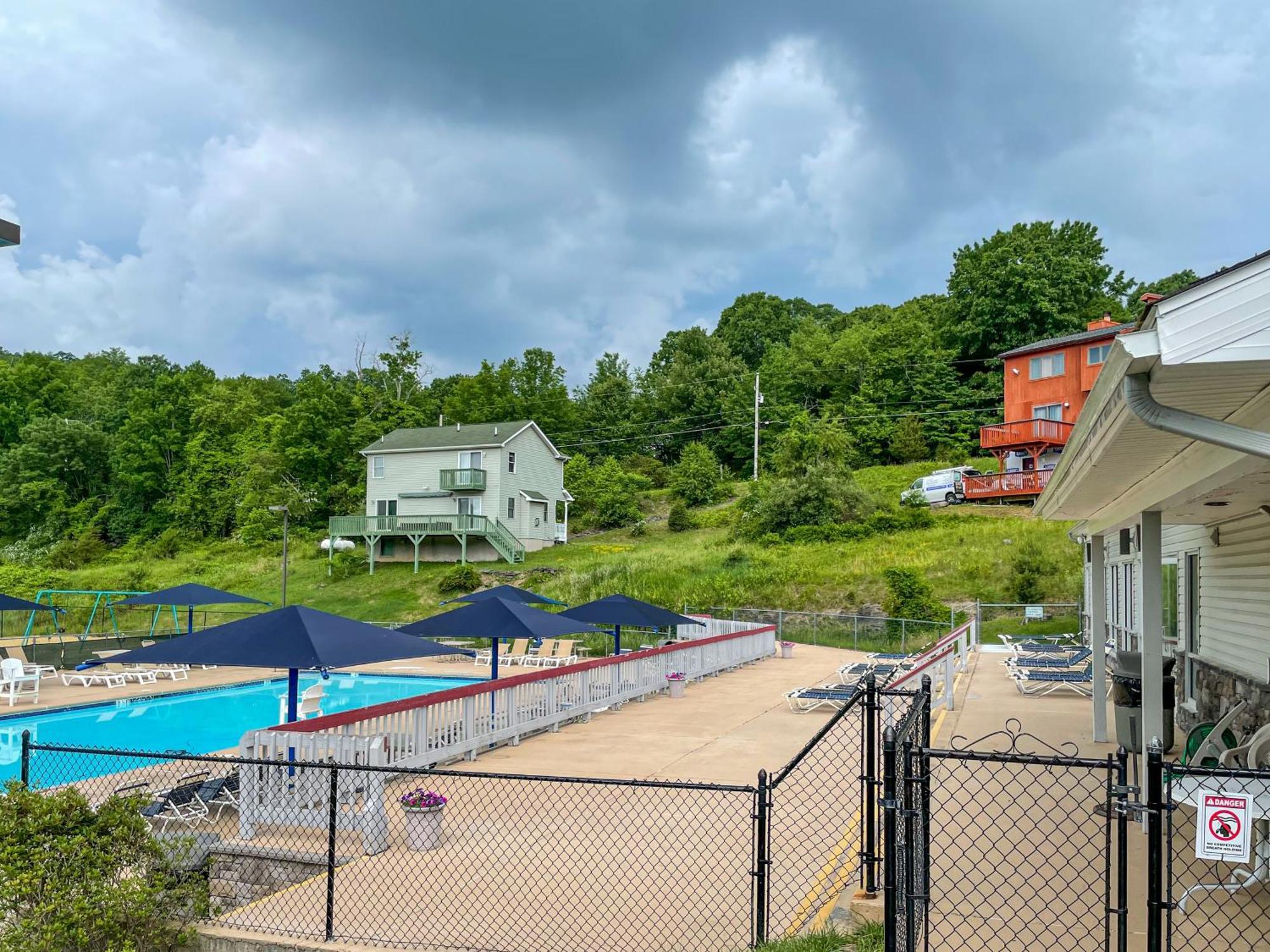 Premier Cozy Cabin - Free Amenities & Comm Indoor Pools Bushkill Eksteriør bilde
