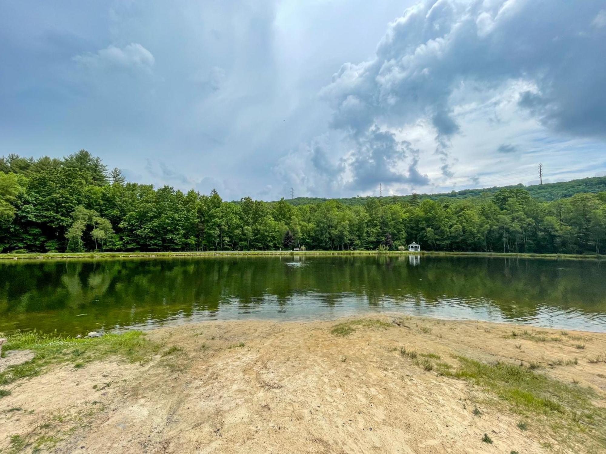 Premier Cozy Cabin - Free Amenities & Comm Indoor Pools Bushkill Eksteriør bilde