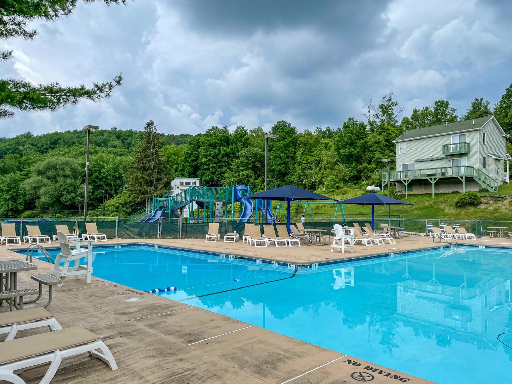 Premier Cozy Cabin - Free Amenities & Comm Indoor Pools Bushkill Eksteriør bilde