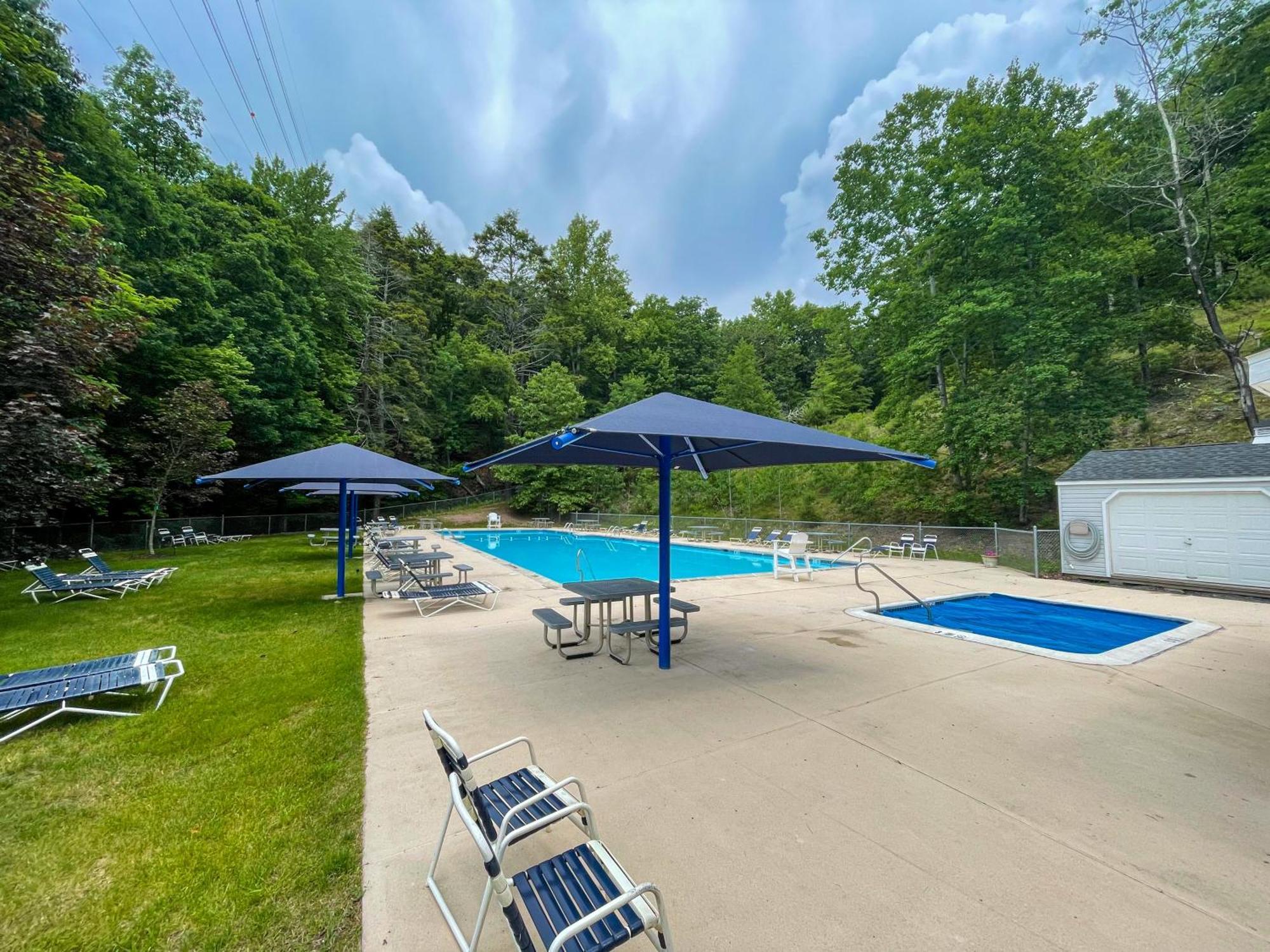 Premier Cozy Cabin - Free Amenities & Comm Indoor Pools Bushkill Eksteriør bilde